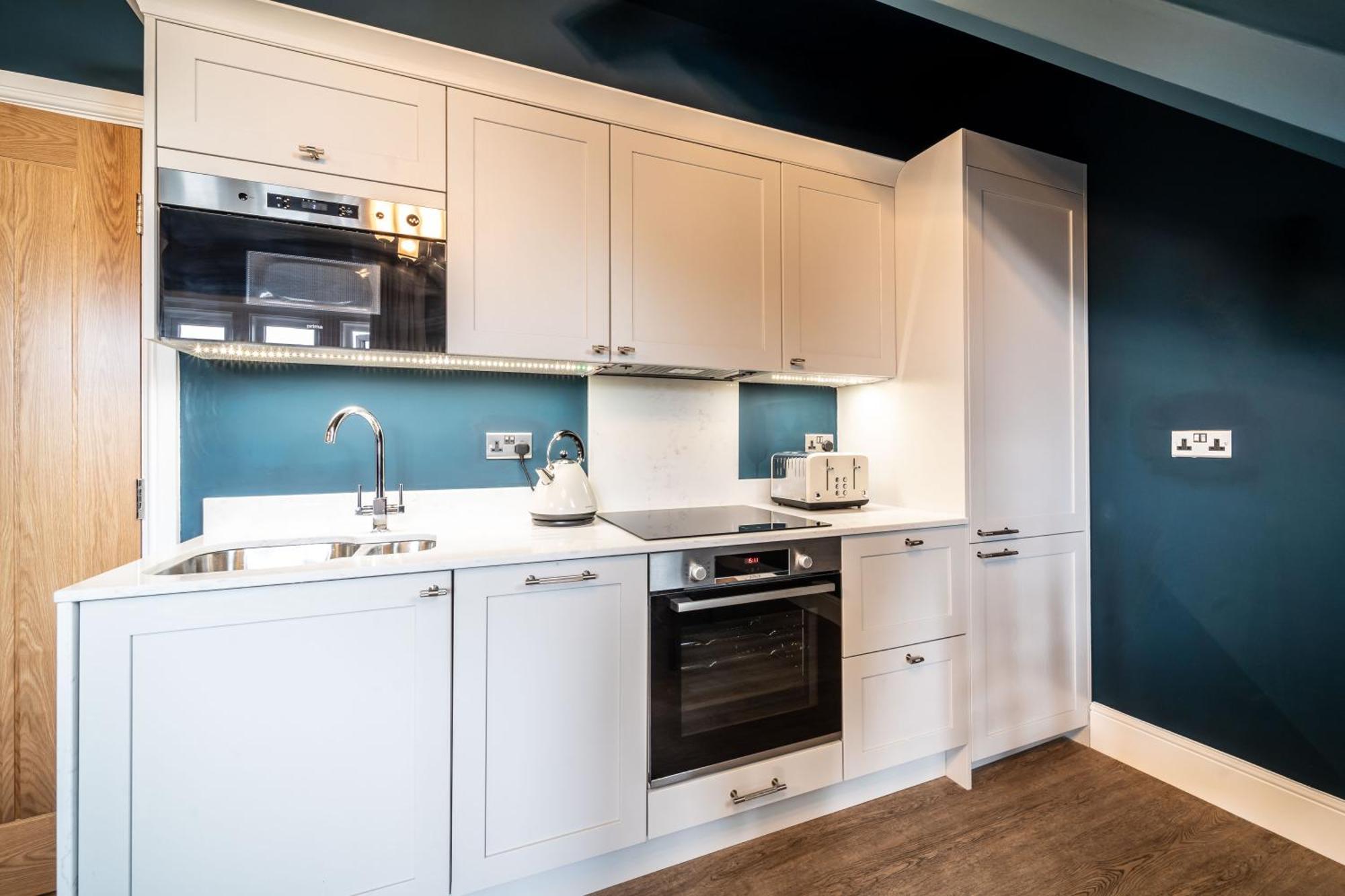 2 The Quadrant Luxury Apartments - Хойлэйк Экстерьер фото