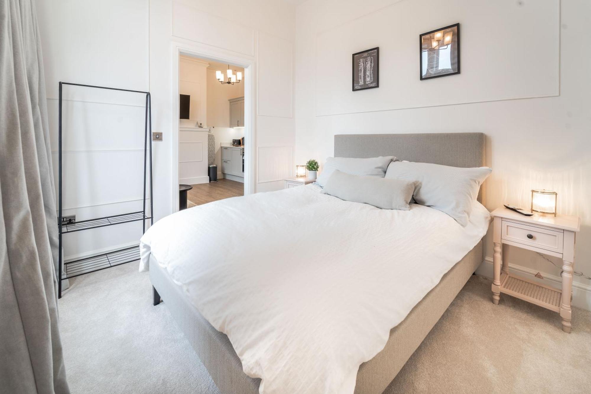 2 The Quadrant Luxury Apartments - Хойлэйк Экстерьер фото